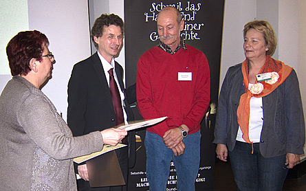 Ehrungen [Bild: Kreuzbund Mainz ehrt Hajo M�ller f�r 30 Jahre Mitgliedschaft]