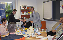 Stifterfest 2012 (Bild: Urkunde f�r Caritasdirektor Thomas Domnick )