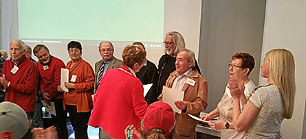 Aktuelles (Bild: Gratulation durch die Vorsitzende)