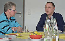  Heringsessen (Bild: Gedankenaustausch)