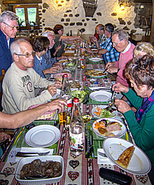 Vogesen 2012 (Bild: Abschiedsessen in der Käserei)